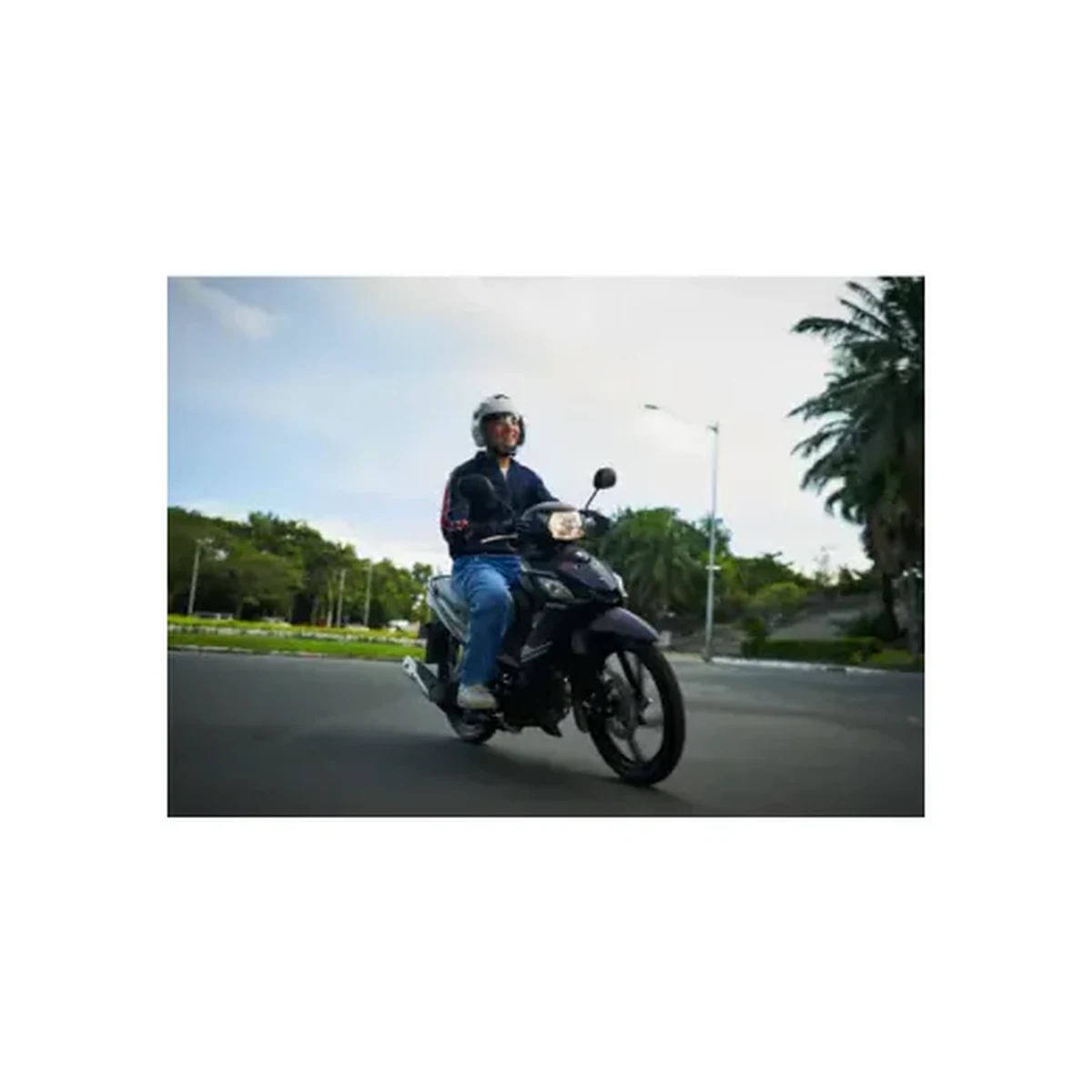 Suzuki Smash FI motorcycle
