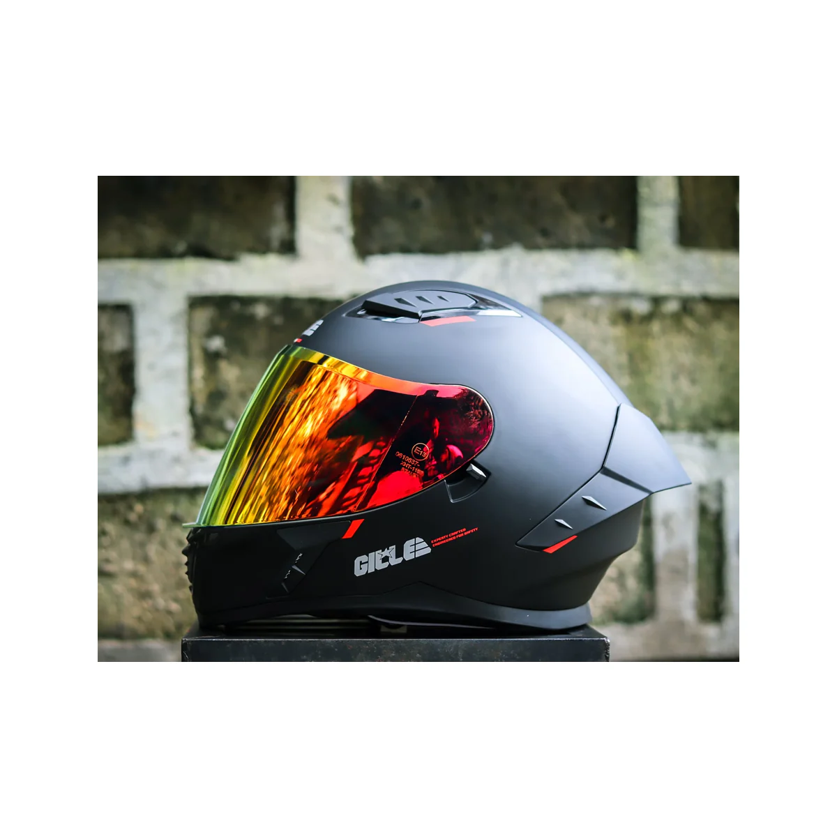 Gille A118-2 Adira full-face motorcycle helmet in matte black