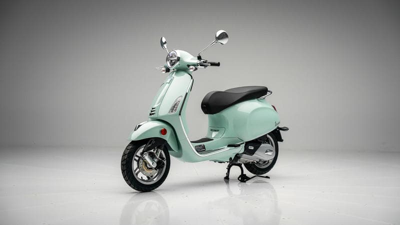 Vespa Primavera 150 scooter product image